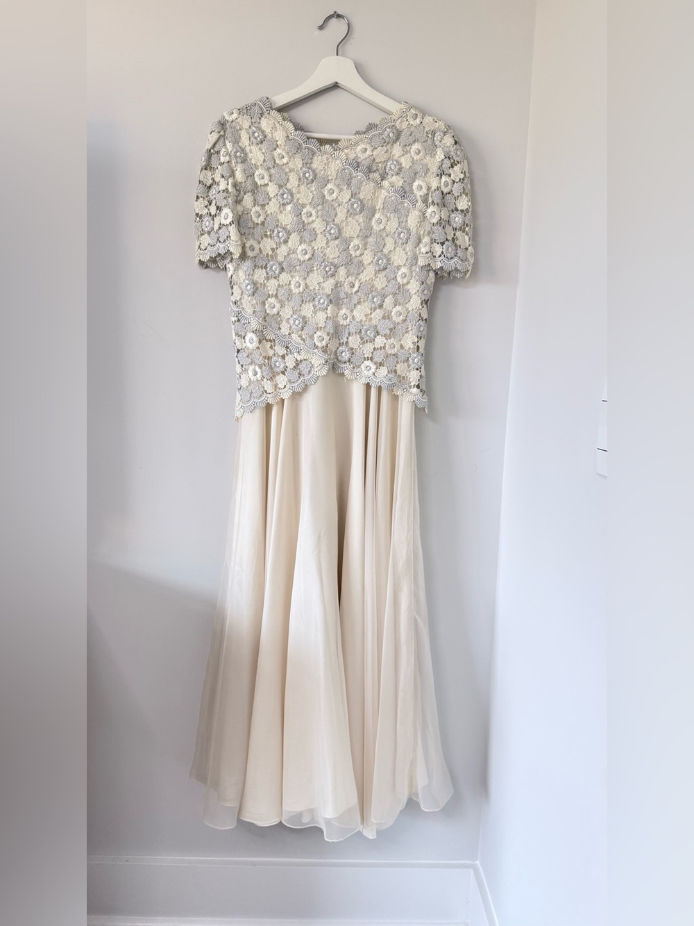 Vintage 60s Elliette Dress Ivory Silver Flowers Details Beautiful Piece Women 6